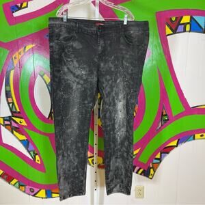 BONGO, Women's Black Acid Wash Jeans with Studs. Size 22W. Excellent condition!